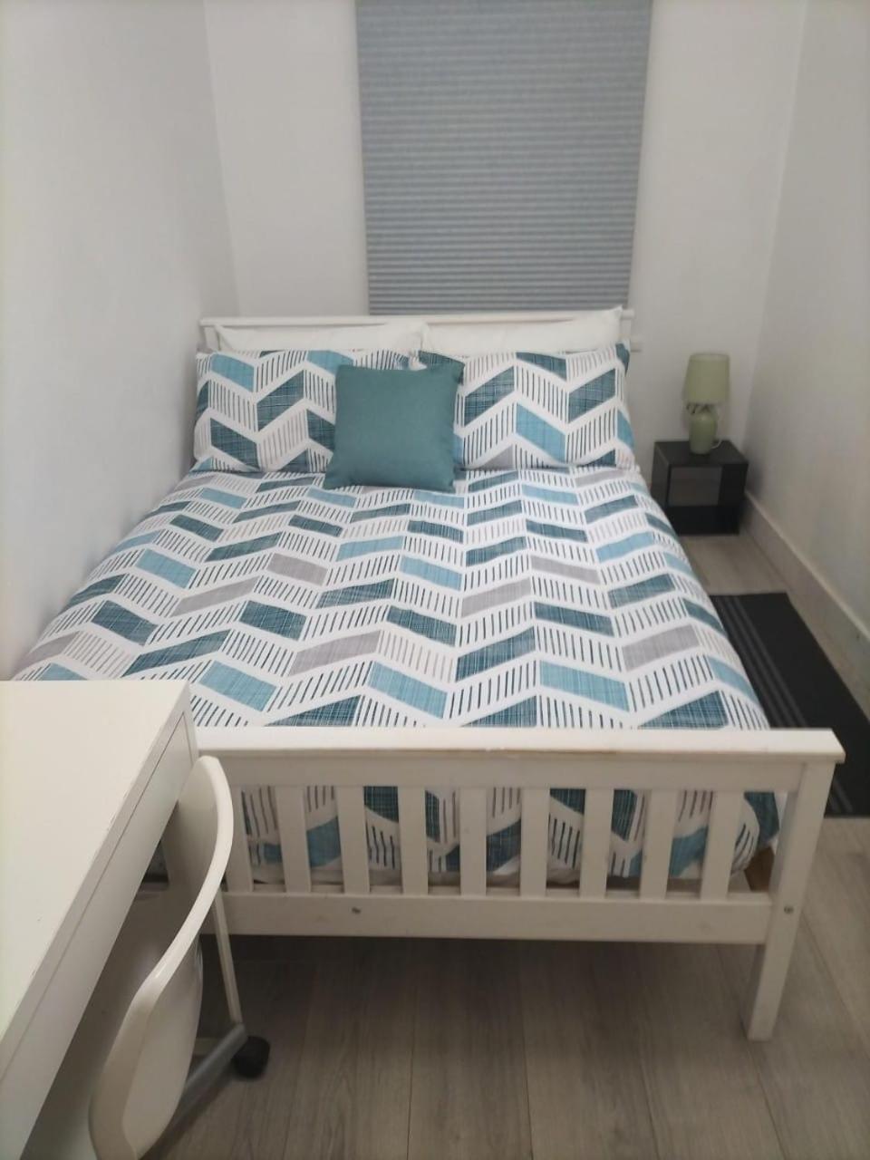 Comfortable Double Bed Located Near City Centre, Suitable For Contractors Health Care Professionals Or Long Business Stays In Coventry Or Delightful Holidays In Coventry Or Within The West Midlands Area Free Wifi Tea And Coffee Provided Экстерьер фото